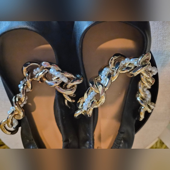 NWOB INC International Concepts Black Flats w/ Pearl-Beaded Chain Accent - Picture 6 of 10